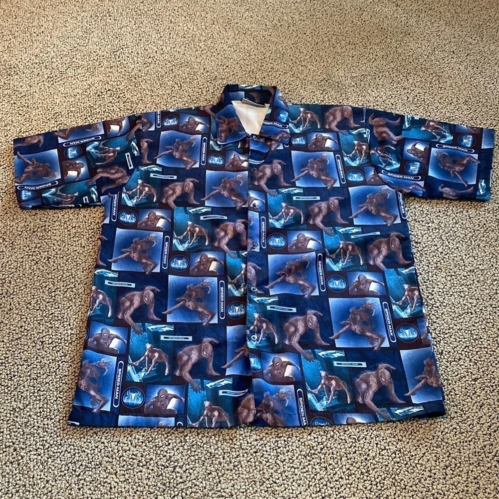 NWOT SpiderMan Button Down Shirt Size L/XL